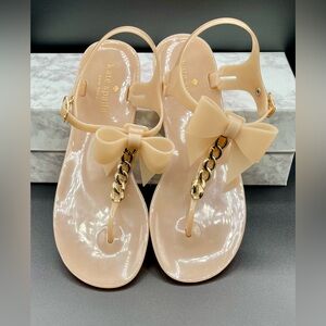 KATE SPADE New York Flise Jelly Thong Sandals. Size 8